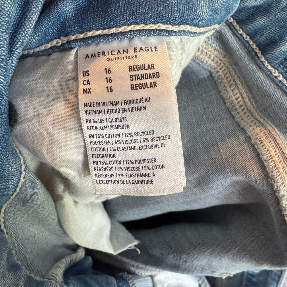 American Eagle Outfitters Women's Light Blue Jeans